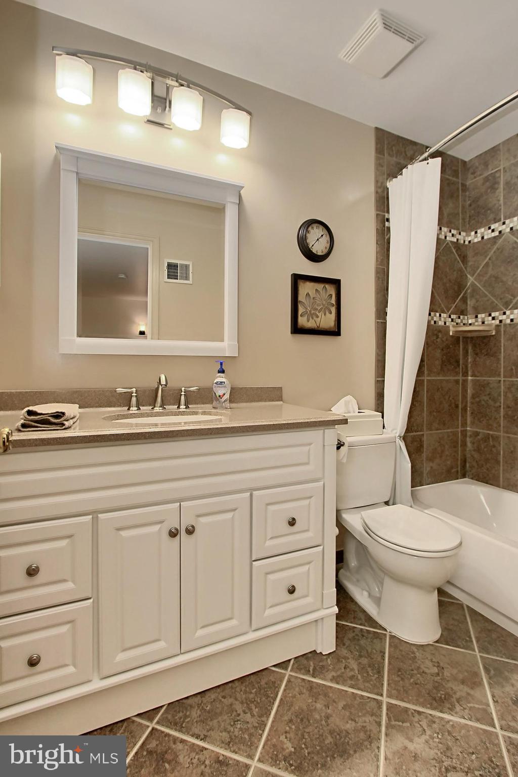 8330 Wickham Road Springfield, VA 22152 - Photo 29 of 41 Updated Upper Hall Bath