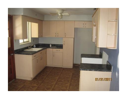 503 Fair Oaks Street McKees Rocks, PA 15136 - Photo 3 of 7 Kitchen.