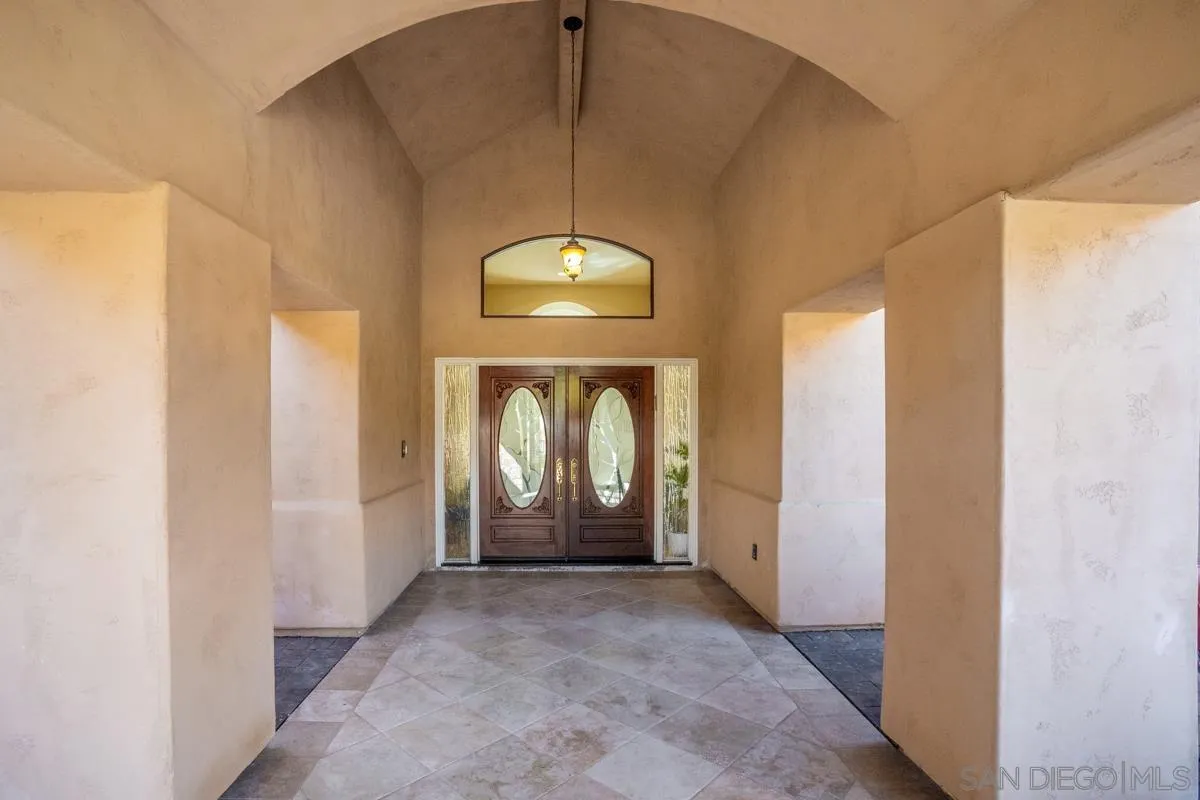 16072 Cross Fox Court Poway, CA 92064 - Photo 6 of 70