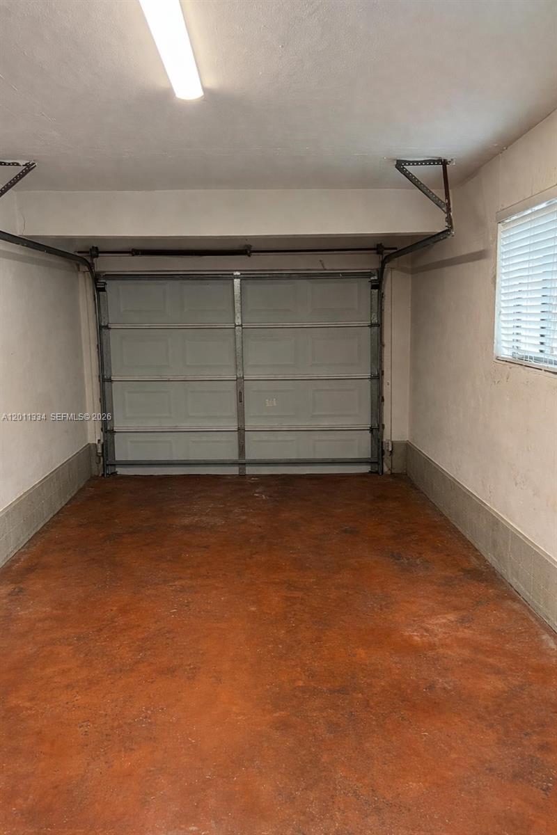 6385 Southwest 25th Street Miami, FL 33155 - Photo 27 of 28 an empty room with a empty space