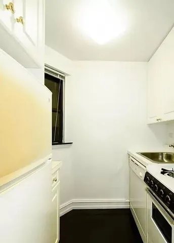 $2,650 | 426 East 81st Street, Unit 4B | Upper East Side