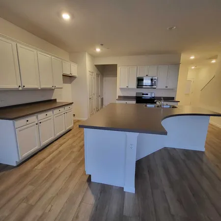 $3,200 | 2227 Horseshoe Circle, Unit 2227, Naperville, IL 60564