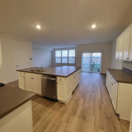 $3,200 | 2227 Horseshoe Circle, Unit 2227, Naperville, IL 60564