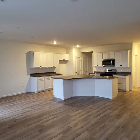 $3,200 | 2227 Horseshoe Circle, Unit 2227, Naperville, IL 60564