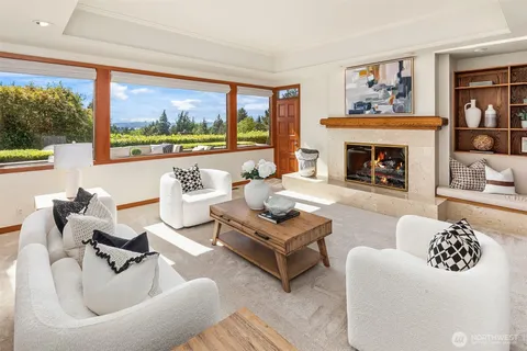 $4,435,000 | 9636 Northeast 30th Place, Clyde Hill, WA 98004