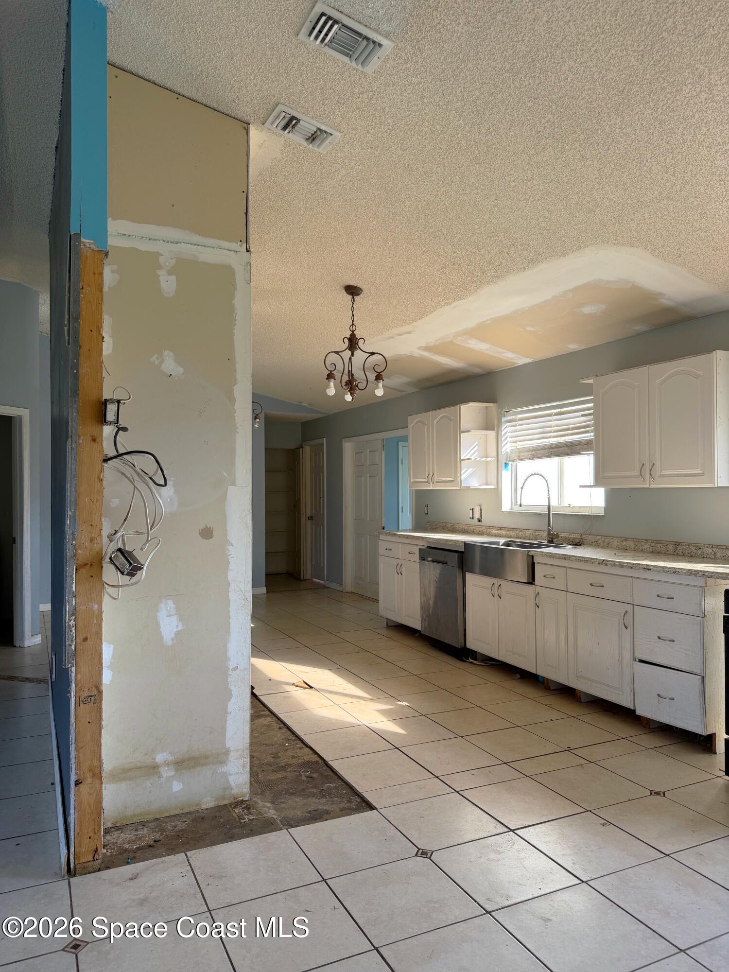 601 Sauders Road Southeast Palm Bay, FL 32909 - Photo 6 of 26 IMG_1586