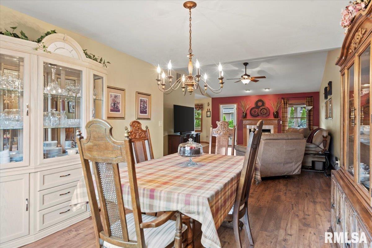 221 Huntington Road Chatham, IL 62629 - Photo 13 of 44 Gallery Image 13