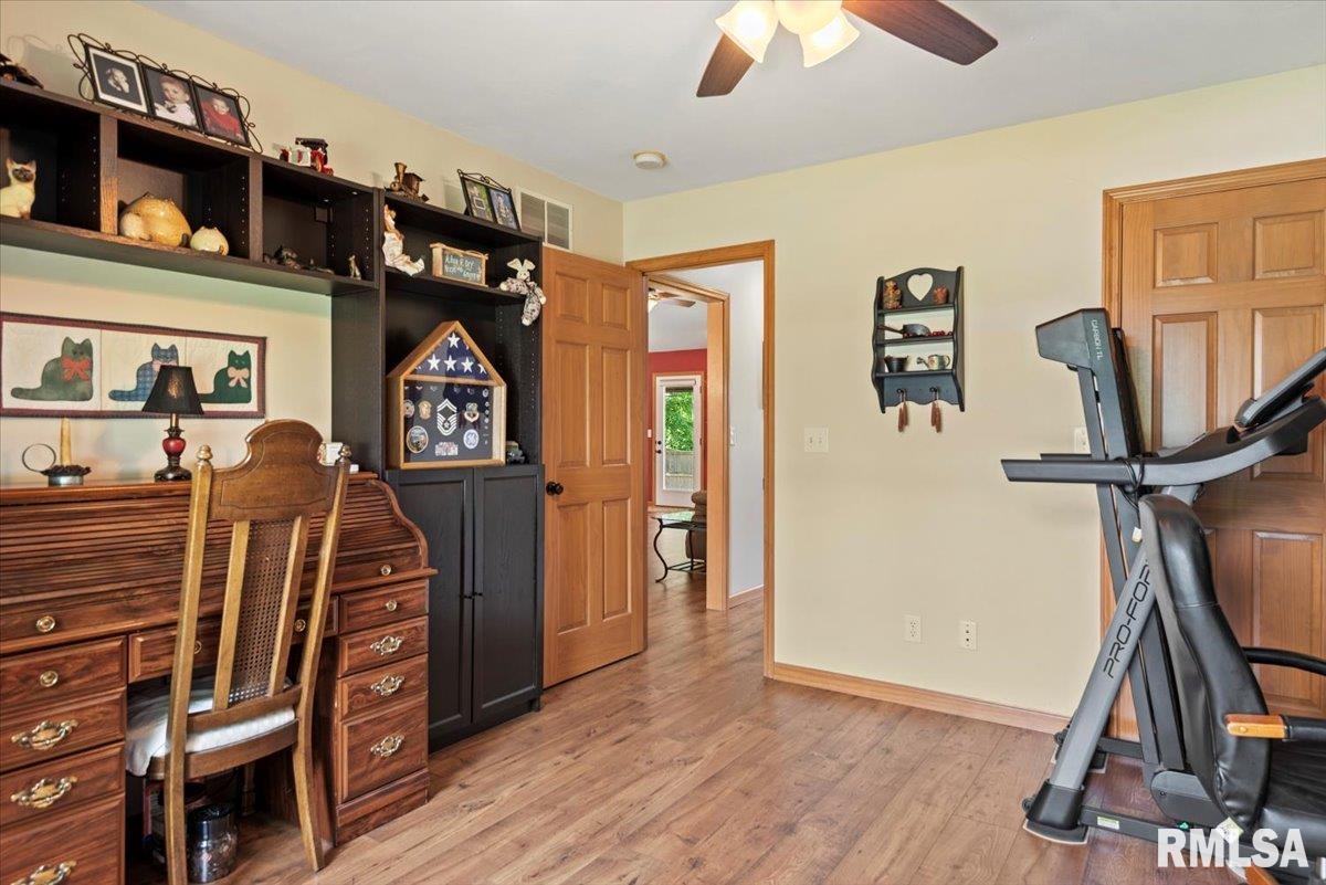 221 Huntington Road Chatham, IL 62629 - Photo 34 of 44 Gallery Image 34
