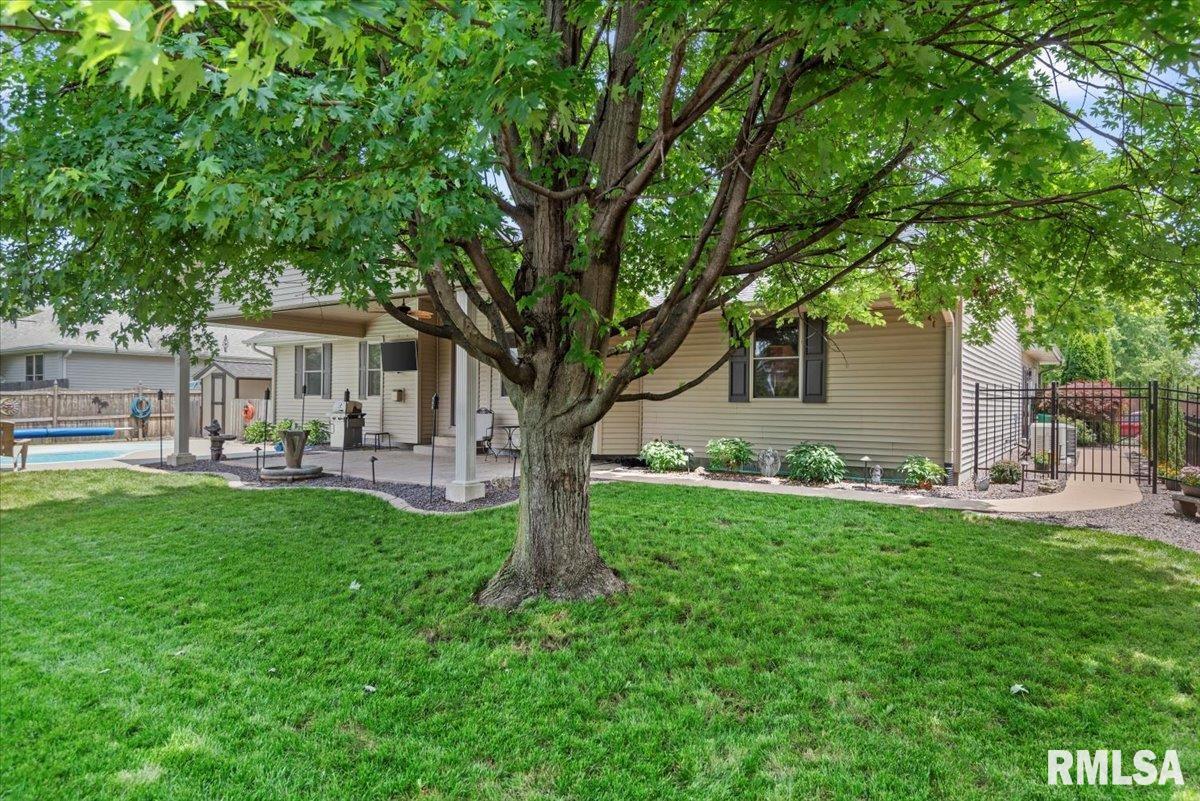221 Huntington Road Chatham, IL 62629 - Photo 36 of 44 Gallery Image 36