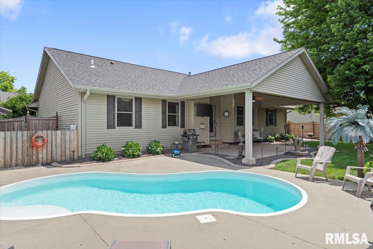 221 Huntington Road Chatham, IL 62629 - Photo 39 of 44 Gallery Image 39