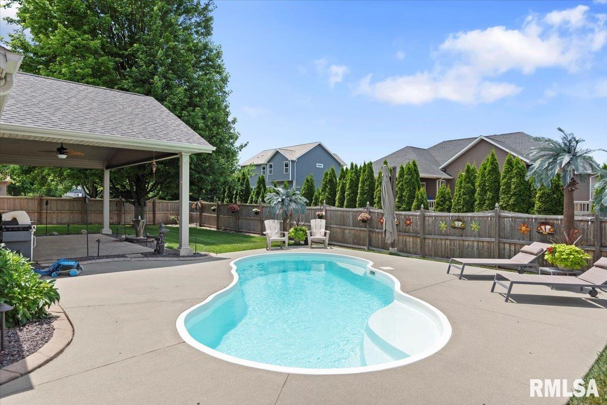 221 Huntington Road Chatham, IL 62629 - Photo 40 of 44 Gallery Image 40