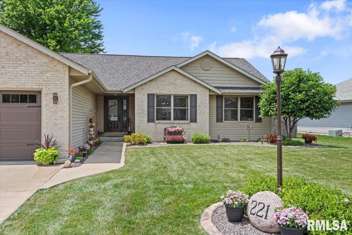 221 Huntington Road Chatham, IL 62629 - Photo 4 of 44 Gallery Image 4