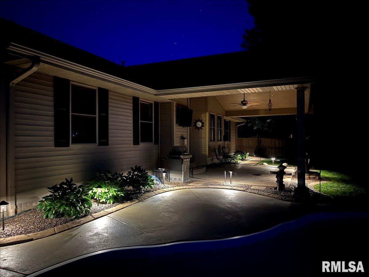 221 Huntington Road Chatham, IL 62629 - Photo 43 of 44 Gallery Image 43