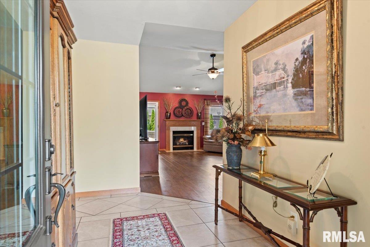 221 Huntington Road Chatham, IL 62629 - Photo 5 of 44 Gallery Image 5