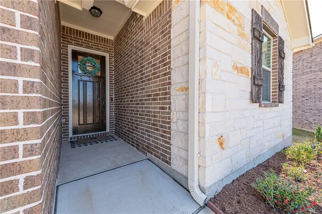 $369,900 | 6344 Spartan Drive, College Station, TX 77845