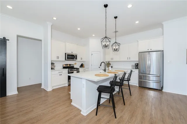 $369,900 | 6344 Spartan Drive, College Station, TX 77845