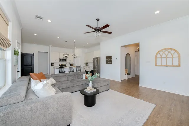 $369,900 | 6344 Spartan Drive, College Station, TX 77845