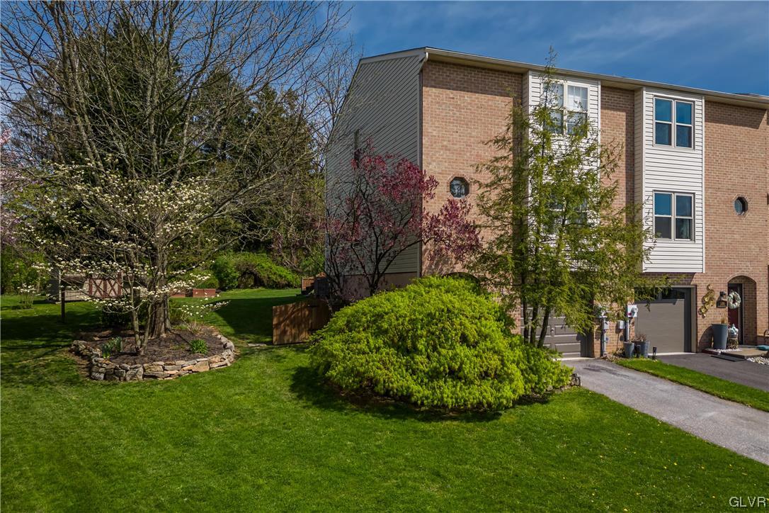 308 Ridgeview Drive Alburtis, PA 18011 - Photo 4 of 35 Gallery Image 4