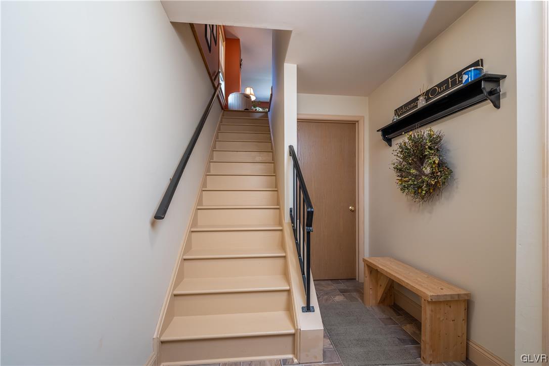 308 Ridgeview Drive Alburtis, PA 18011 - Photo 7 of 35 Foyer