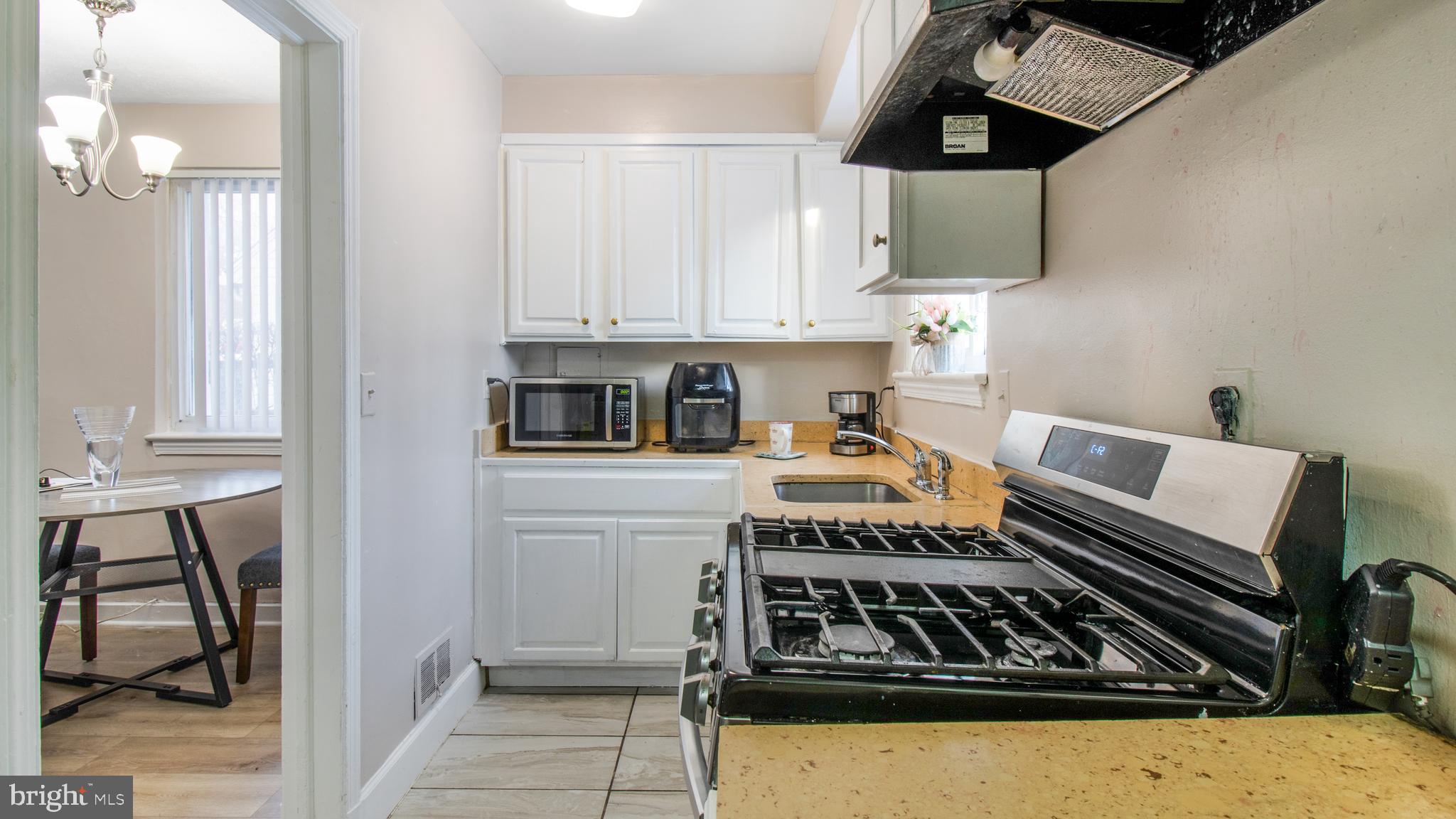 1106 Dryden Street Silver Spring, MD 20901 - Photo 10 of 30 Kitchen