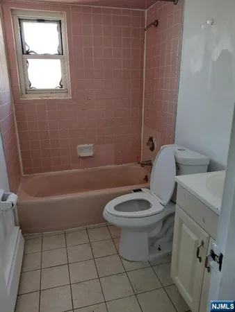 $2,400 | 232 Roosevelt Avenue, Unit C, Lodi, NJ 07644