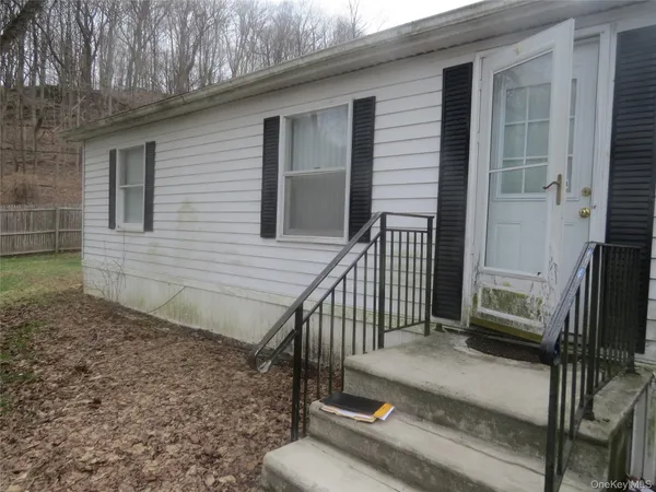 $90,000 | 621 Sheafe Road, Unit 61, Poughkeepsie, NY 12601