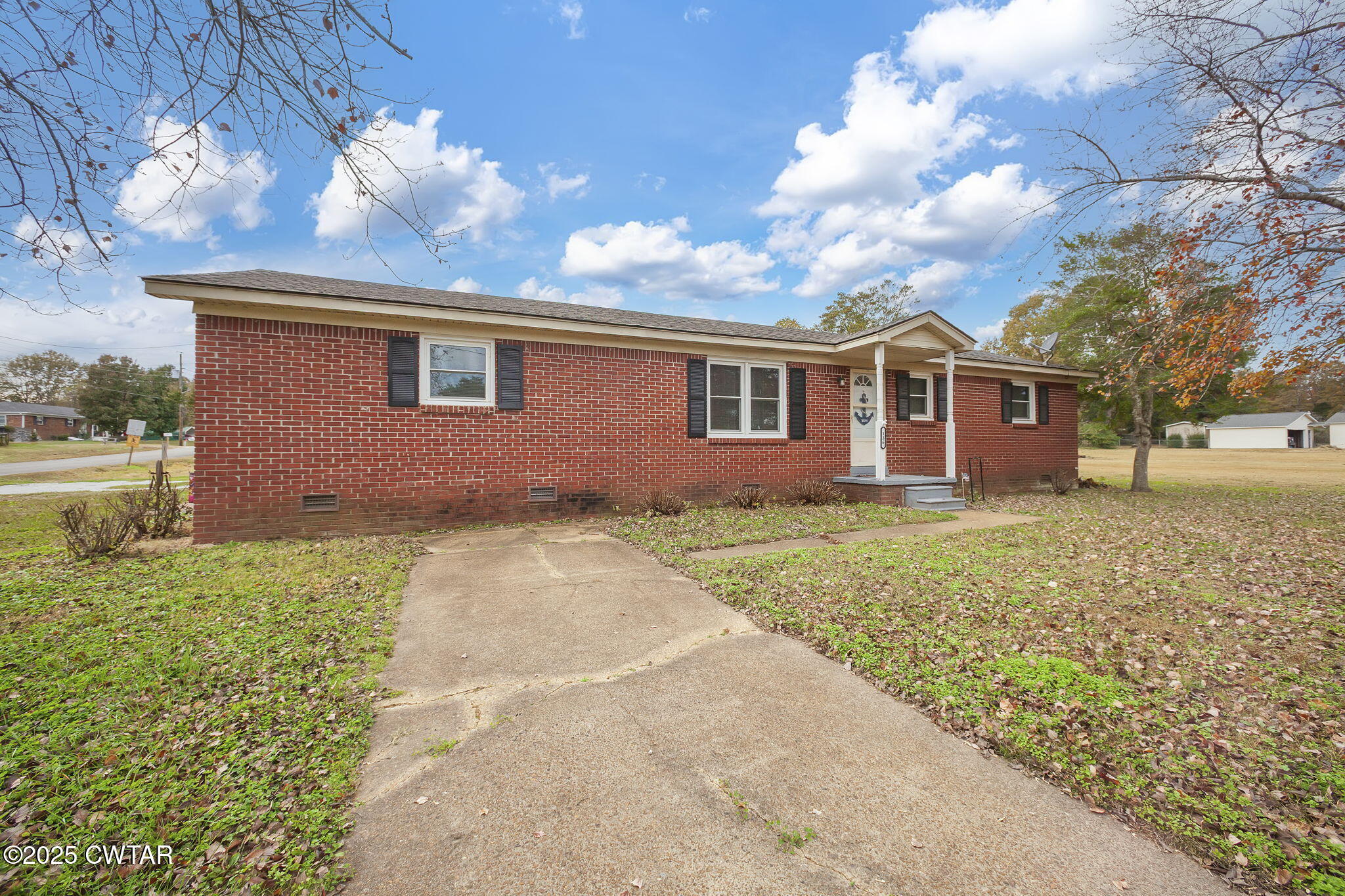 136 Mason Grove Road Humboldt, TN 38343 - Photo 3 of 36 a front view of house with yard