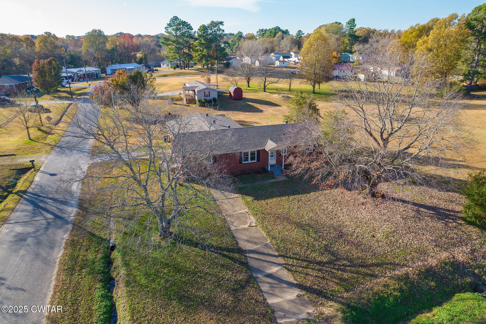 136 Mason Grove Road Humboldt, TN 38343 - Photo 10 of 36 a view of a town with mountains in the background
