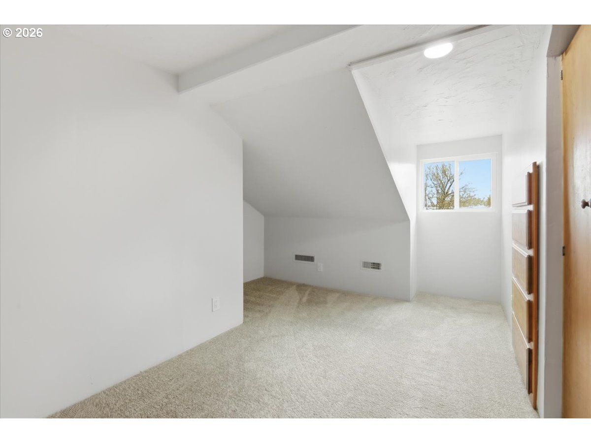 545 Baldwin Avenue Northeast Salem, OR 97301 - Photo 23 of 29 a view of an empty room