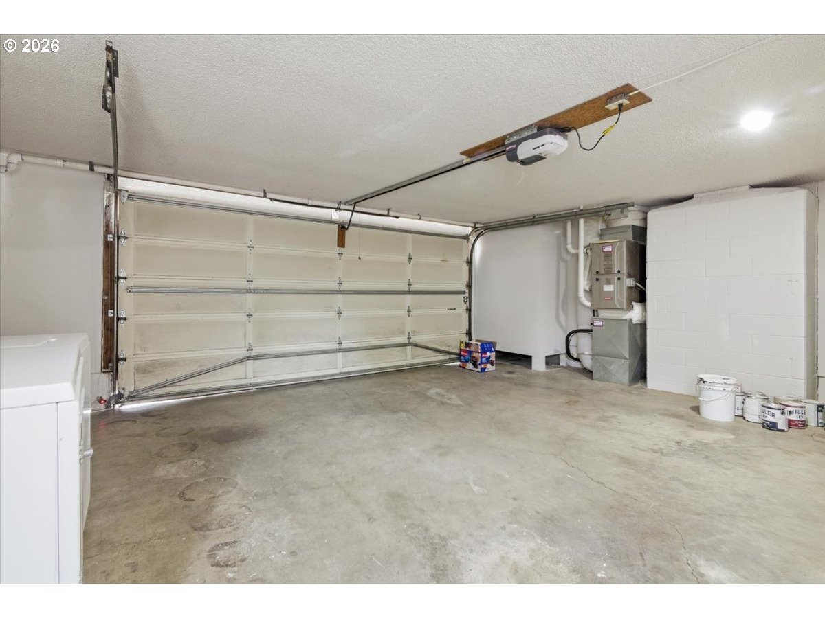 545 Baldwin Avenue Northeast Salem, OR 97301 - Photo 26 of 29 a view of a room with gym equipment