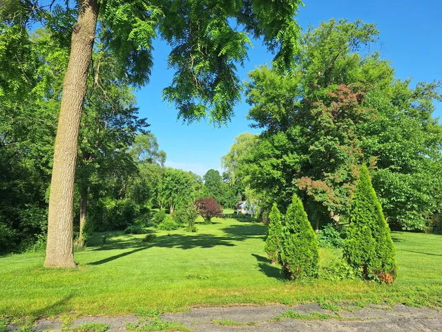 $174,890 | 7260 South Hillside Drive, Franklin, WI 53132