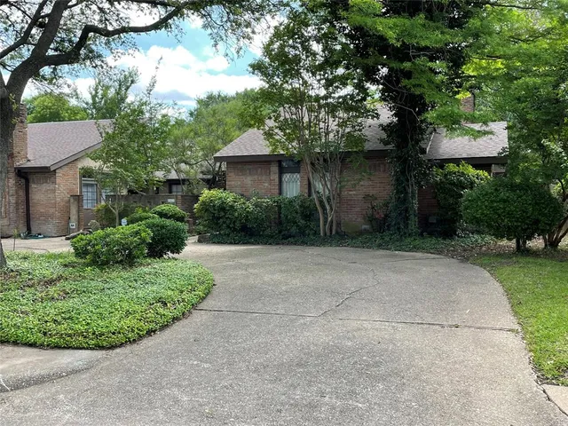 $2,550 | 16411 Lauder Lane, Dallas, TX 75248