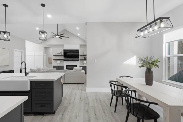 $500,000 | 11316 Woodway East, Plantersville, TX 77363