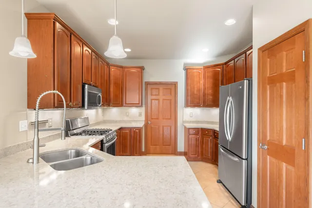 $359,900 | 2804 Beauty Creek Run, Valparaiso, IN 46385