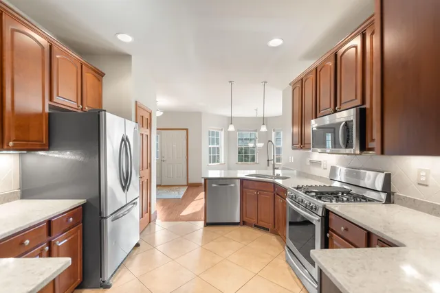 $359,900 | 2804 Beauty Creek Run, Valparaiso, IN 46385