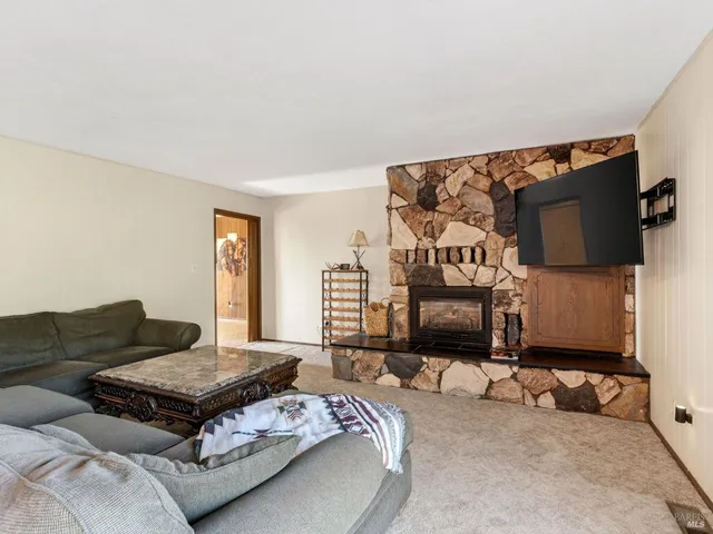 $806,000 | 1790 Deerwood Drive, Ukiah, CA 95482