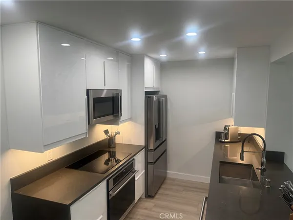 $330,000 | 3535 Banbury Drive, Unit 121, Riverside, CA 92505