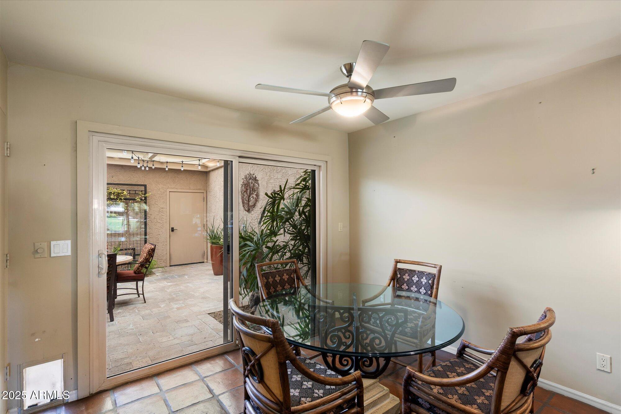 7746 East Bisbee Road Scottsdale, AZ 85258 - Photo 22 of 26 Kitchen/breakfast area
