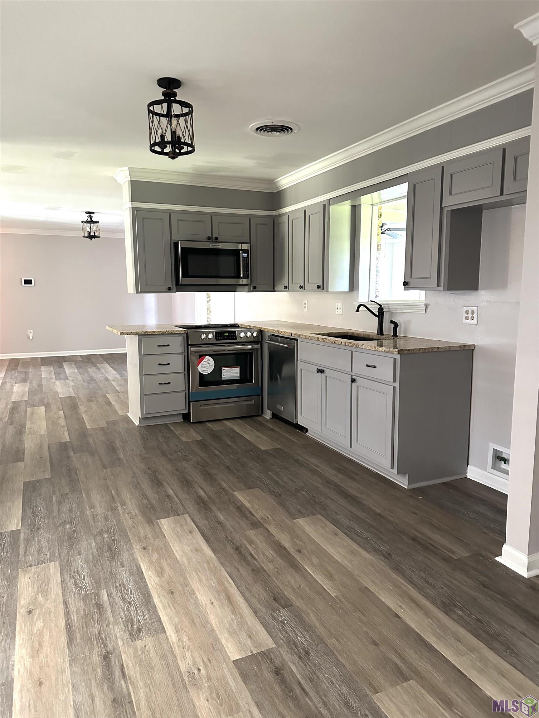 2958 Madeira Drive Baton Rouge, LA 70810 - Photo 3 of 10