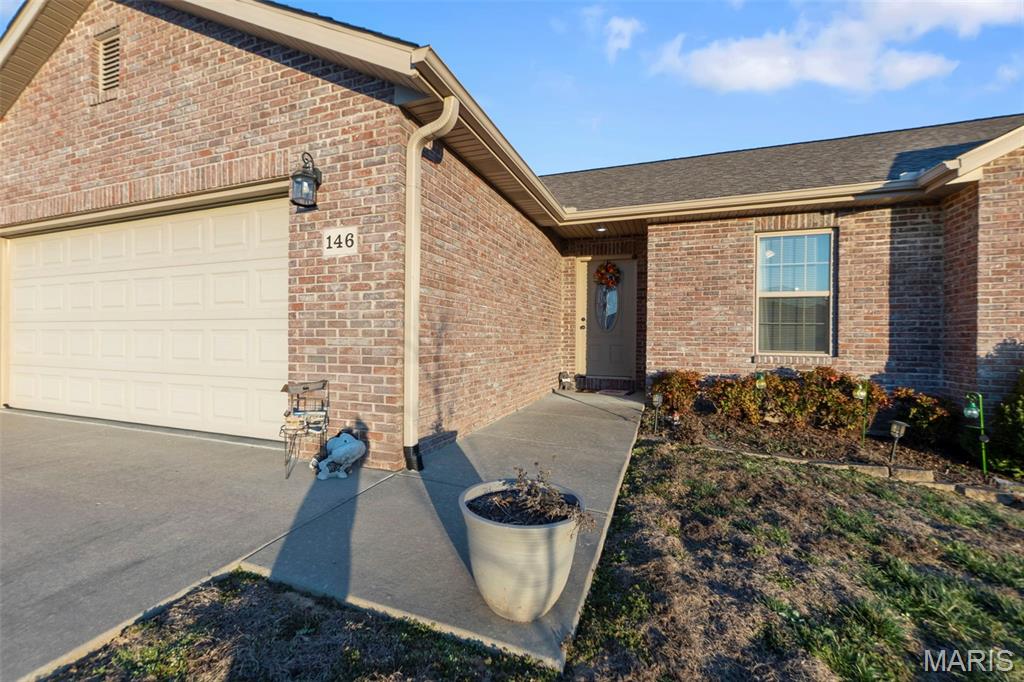 146 Charter Road Cape Girardeau, MO 63701 - Photo 2 of 42