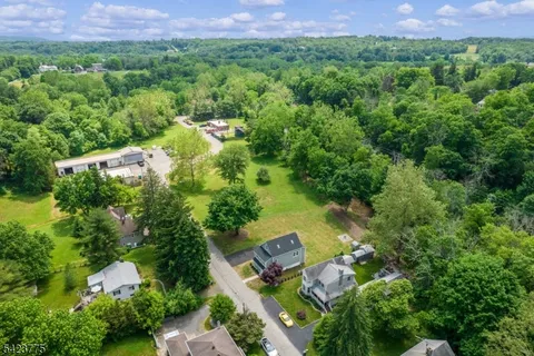 $650,000 | 6 Brook Street, Peapack-Gladstone, NJ 07977