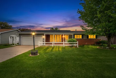 $299,900 | 1756 Southland Avenue, Oshkosh, WI 54902