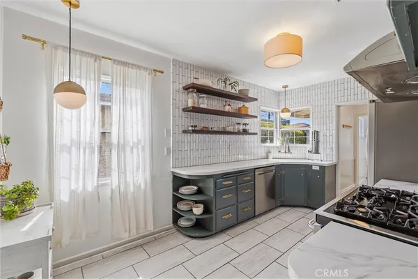 $1,290,000 | 3495 Gaviota Avenue, Long Beach, CA 90807