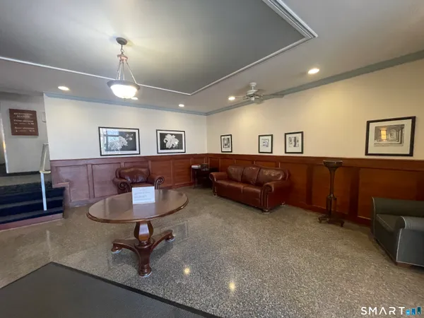 $2,150 | 39 Glenbrook Road, Unit 3R, Stamford, CT 06902