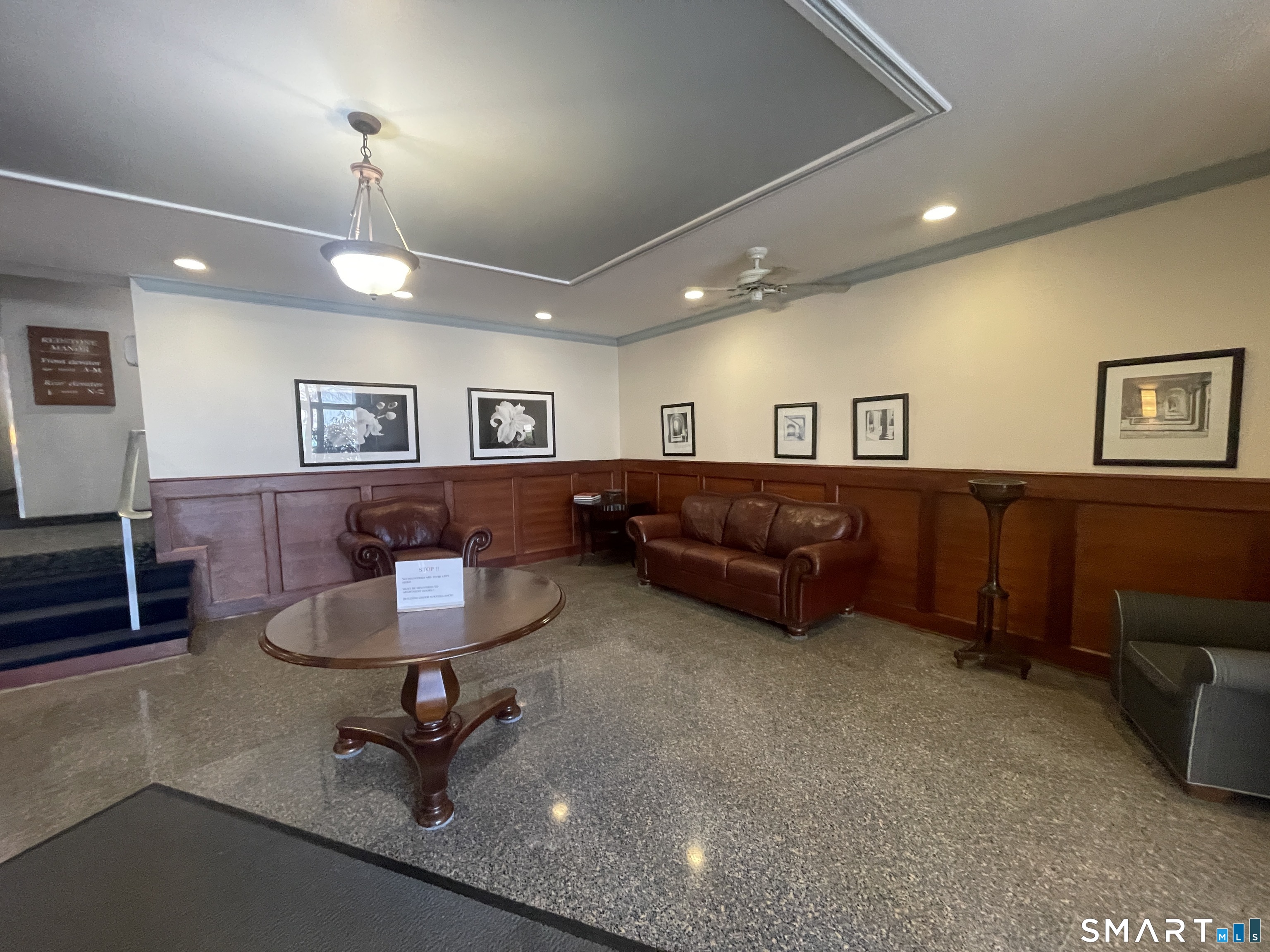 39 Glenbrook Road, Unit 3R Stamford, CT 06902 - Photo 2 of 4