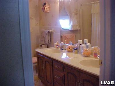 492 Cherry Hill Road Nazareth, PA 18064 - Photo 21 of 21 MAIN BATH