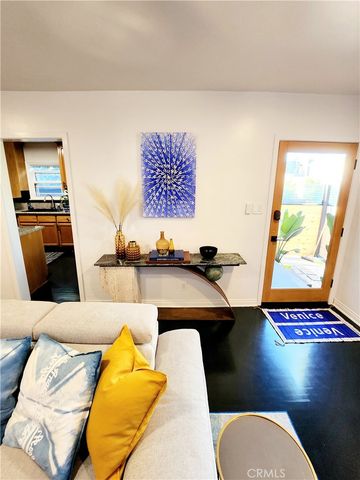 $5,500 | 2353 Beach Avenue, Venice, CA 90291