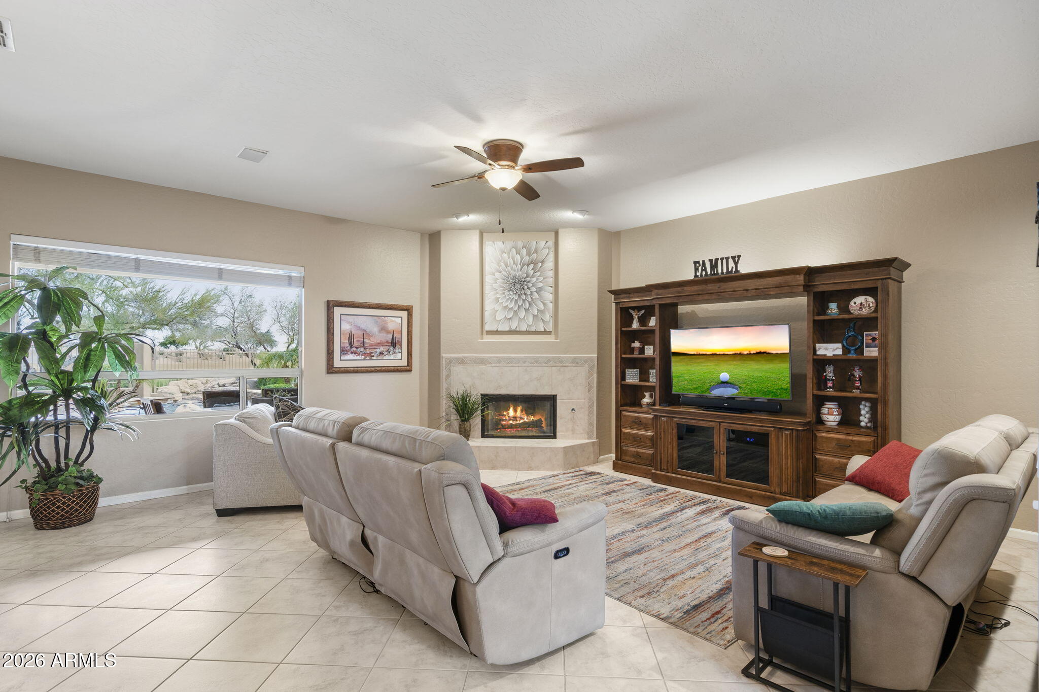 22231 North 55th Street Phoenix, AZ 85054 - Photo 11 of 49 Great room