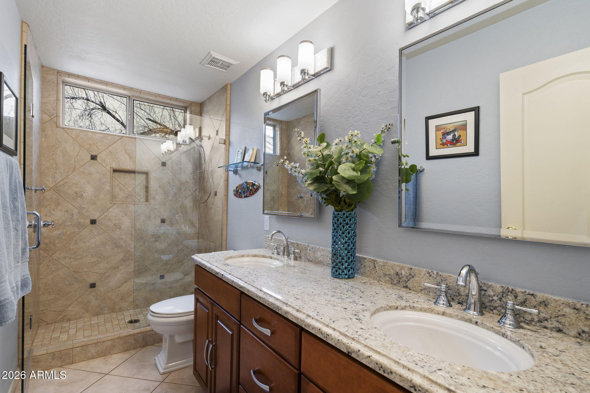 22231 North 55th Street Phoenix, AZ 85054 - Photo 28 of 49 Guest bath