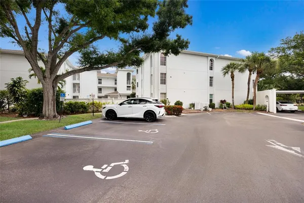 $140,000 | 6304 Pointe W Boulevard West, Unit A310, Bradenton, FL 34209